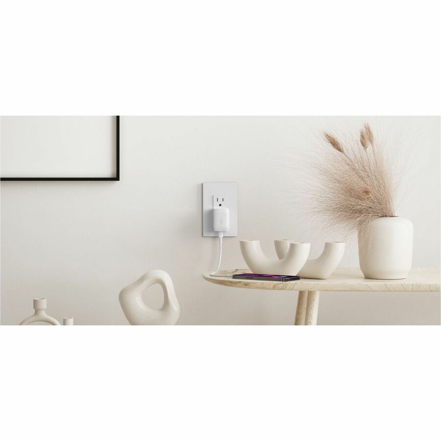 Belkin BoostCharge USB-C Wall Charger 20W (USB-C Cable with Lightning Connector included) - Power Adapter - WCA006DQ1MWH-B5