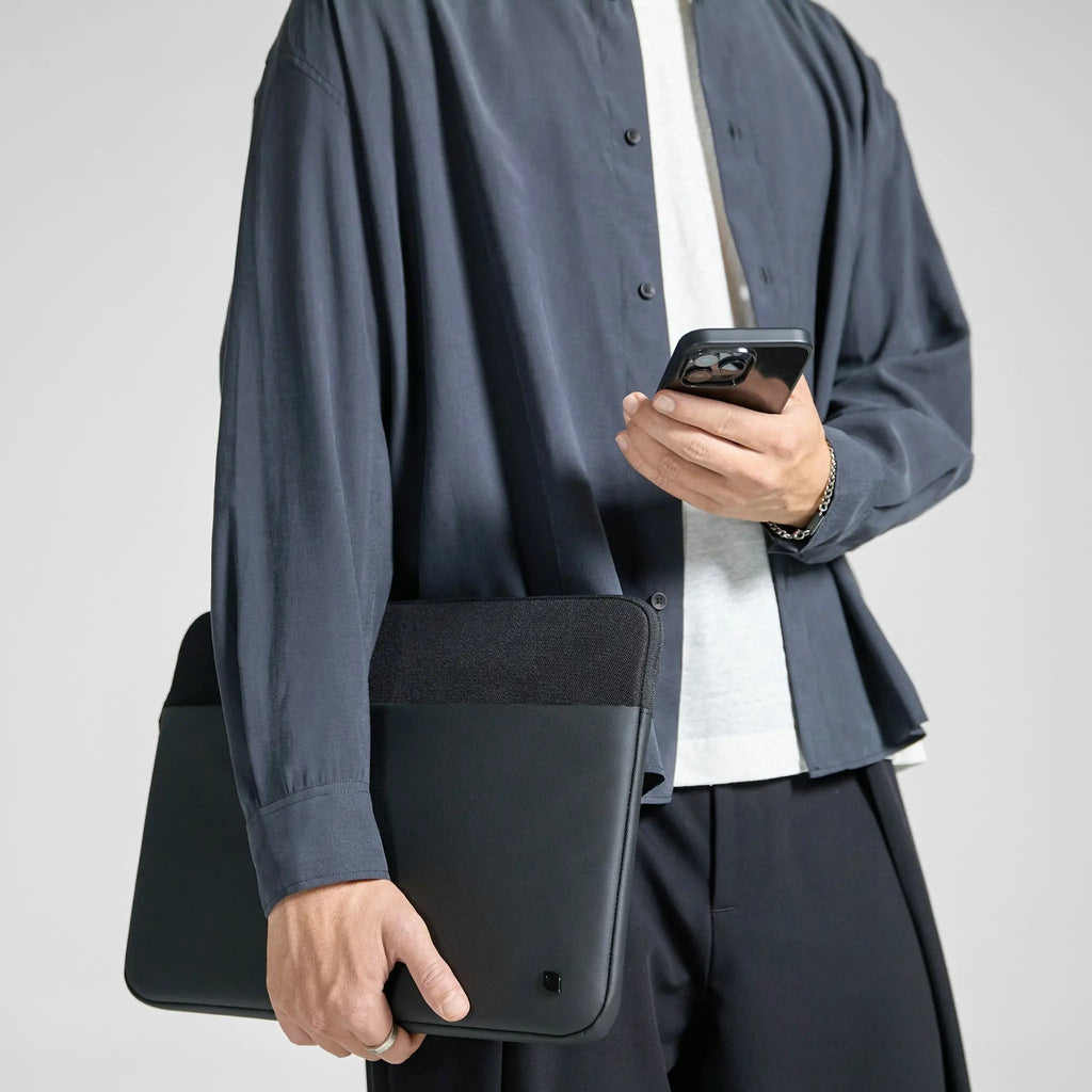 Incase A.R.C. Sleeve for 14-inch Laptop