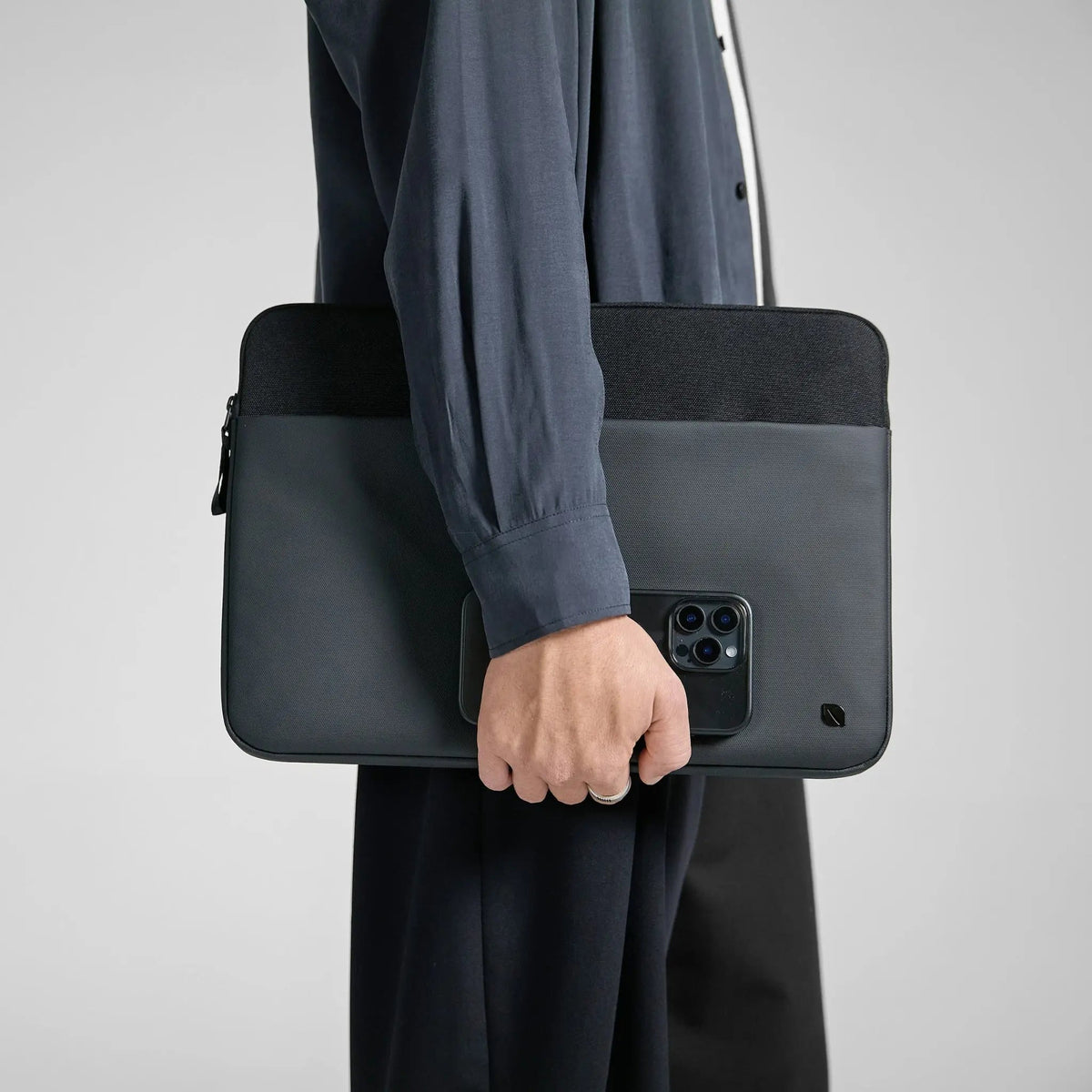 Incase A.R.C. Sleeve for 14-inch Laptop