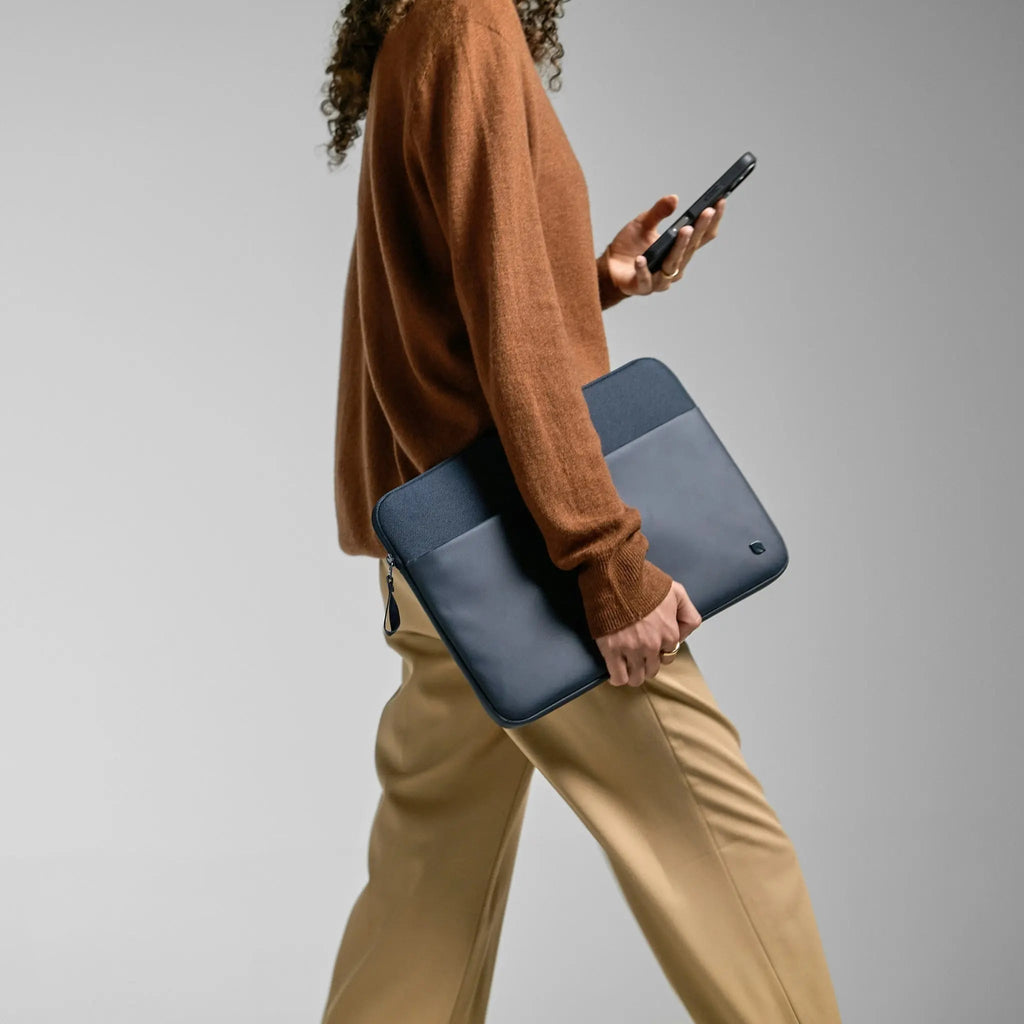 Incase A.R.C. Sleeve for 14-inch Laptop