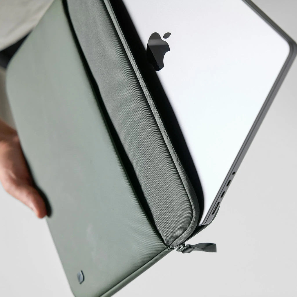 Incase A.R.C. Sleeve for 16-inch Laptop
