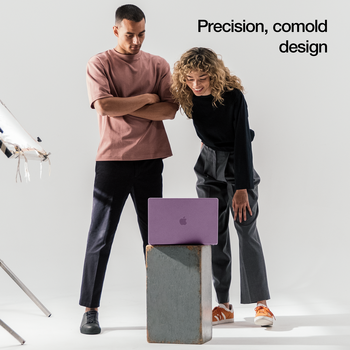 Incase Dots Hardshell with Makrolon® for MacBook Pro 16"