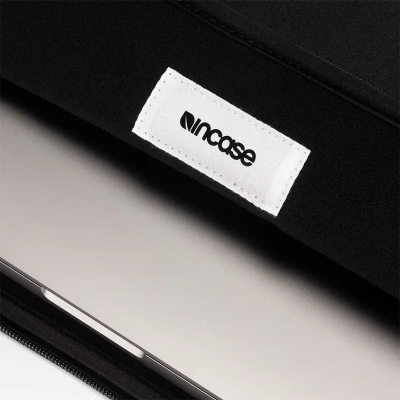Incase Classic Universal Sleeve for 17-inch Laptop